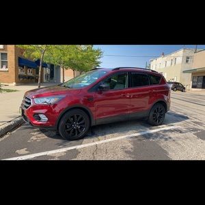 Meet your Posher, Edith